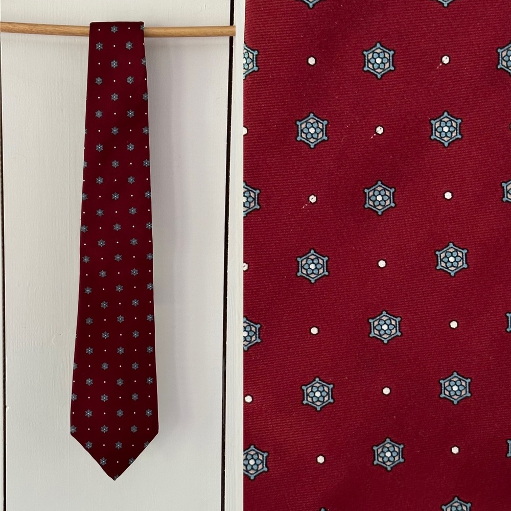 Christian Dior Silk Tie Burgundy Red Snowflake Star Print White Dot